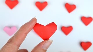 Cómo HACER CORAZONES de PAPEL en 3D ❤️  Easy origami heart tutorial  Lluna May [upl. by Fachanan]