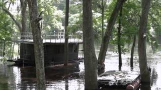 Suwannee River Houseboat [upl. by Mairam]