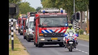 Optocht Brandweerdag 2018 heel veel sirenes Almere [upl. by Aihsak]