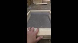 Eversweets Beekeeping Video Blogs  Screened Bottom Boards vs Solid Bottom Boards amp Beetle Trays [upl. by Jehial378]